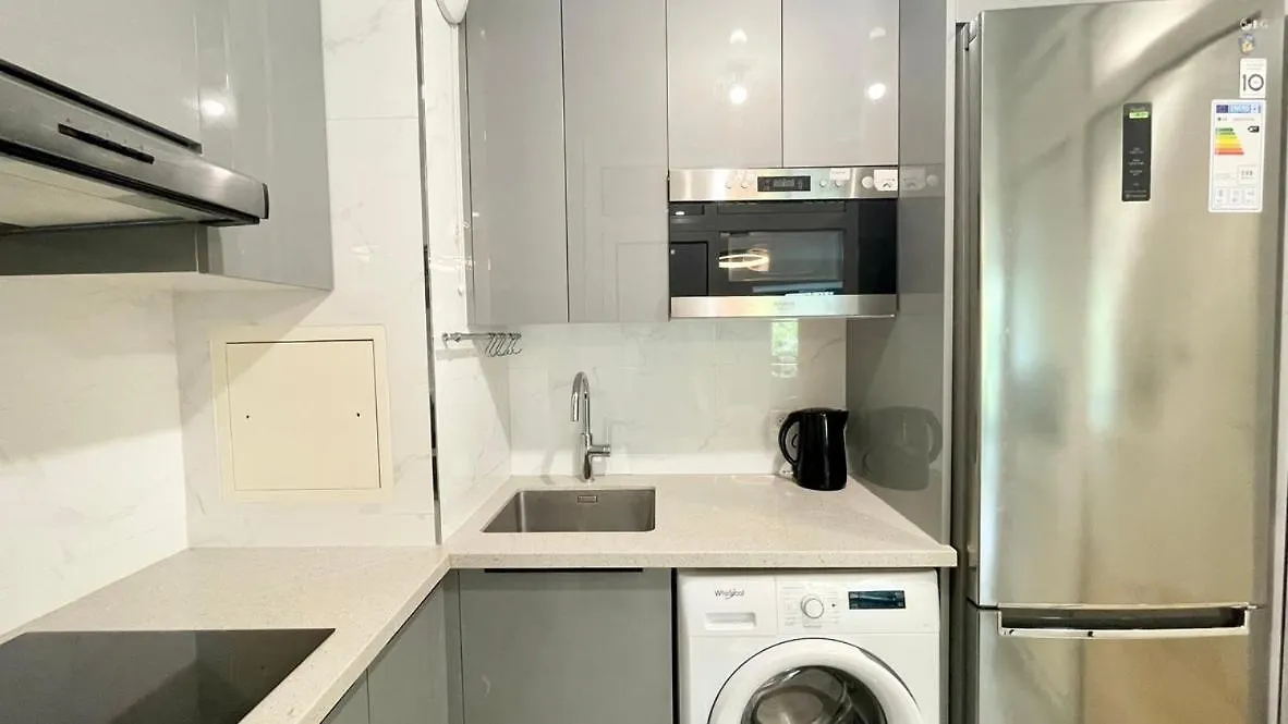 Appartement Moderne - Parc De La Villette -1Min Du Metro Paris 0*,  France