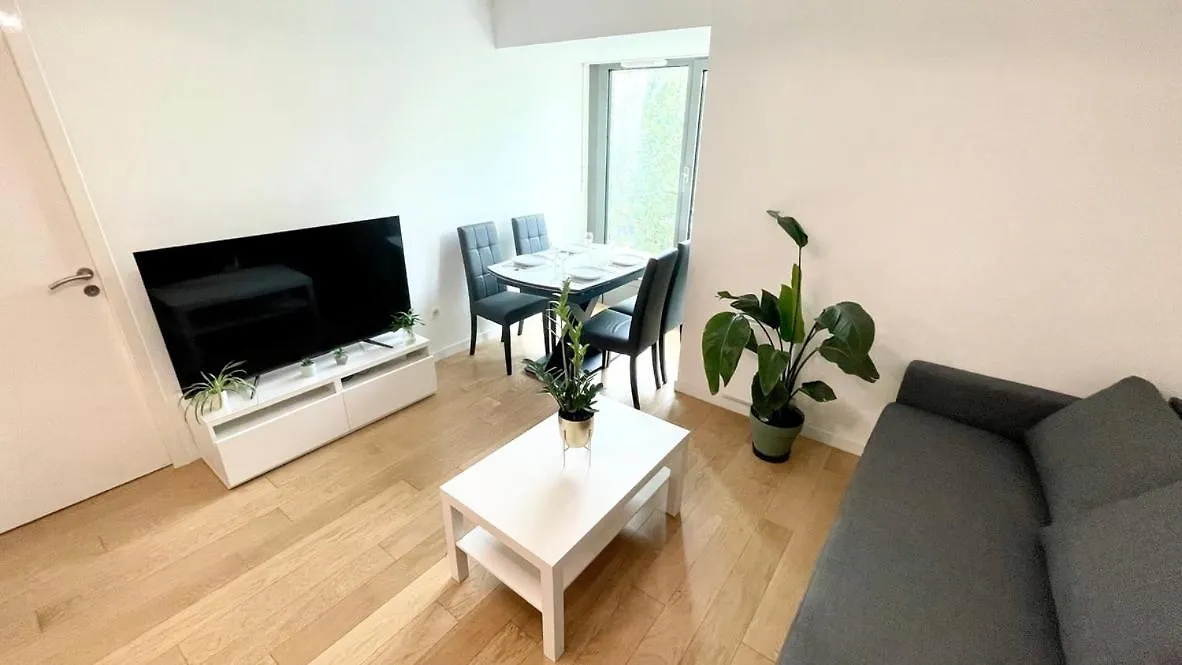 Appartement Moderne - Parc De La Villette -1Min Du Metro Paris Apartment